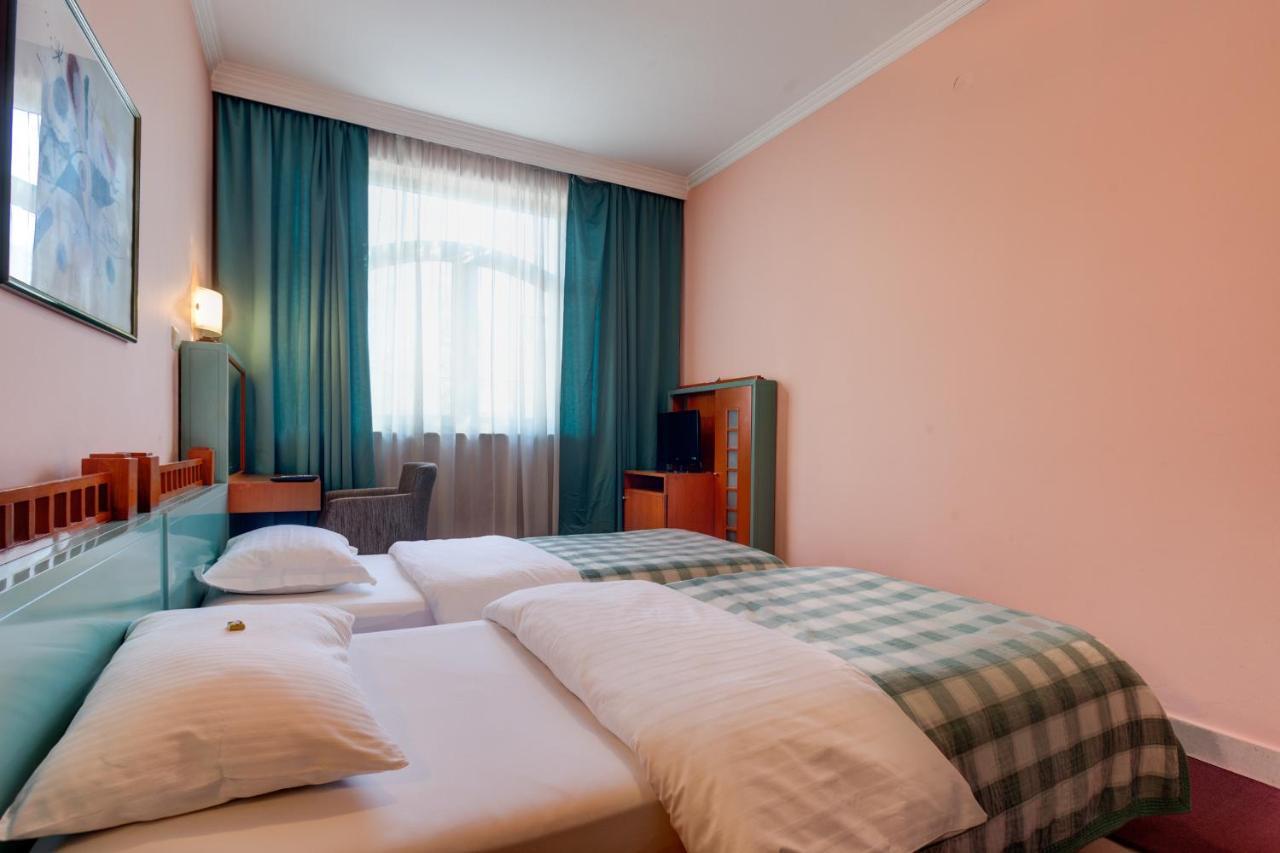 Hotel Eminent Podgorica Eksteriør billede